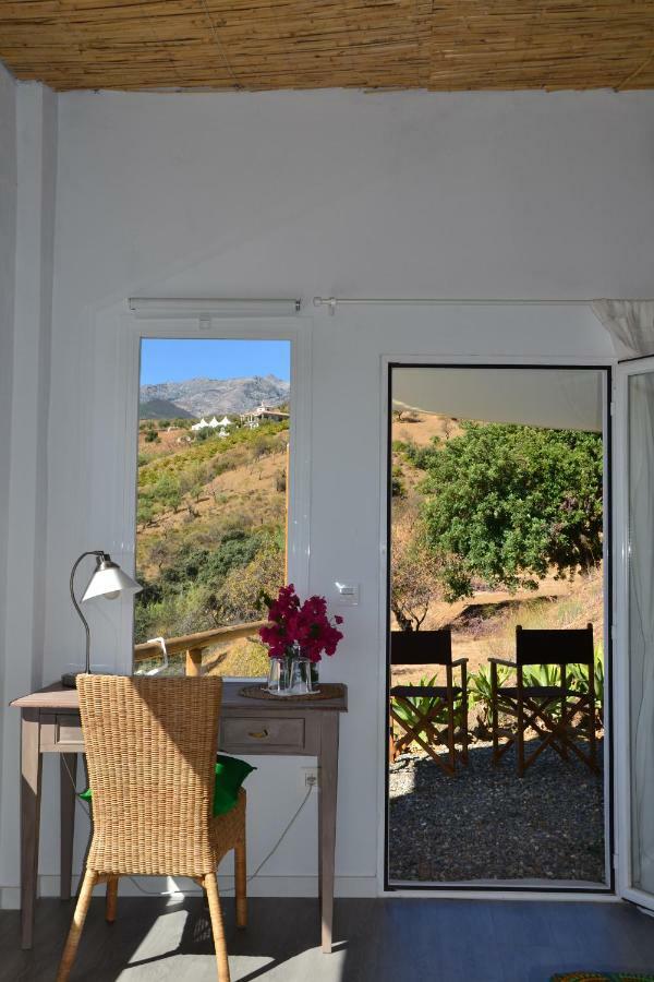 The African House Bed and Breakfast Tolox Eksteriør billede